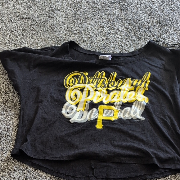 Tops - Pittsburgh Pirates Black Graphic Tee